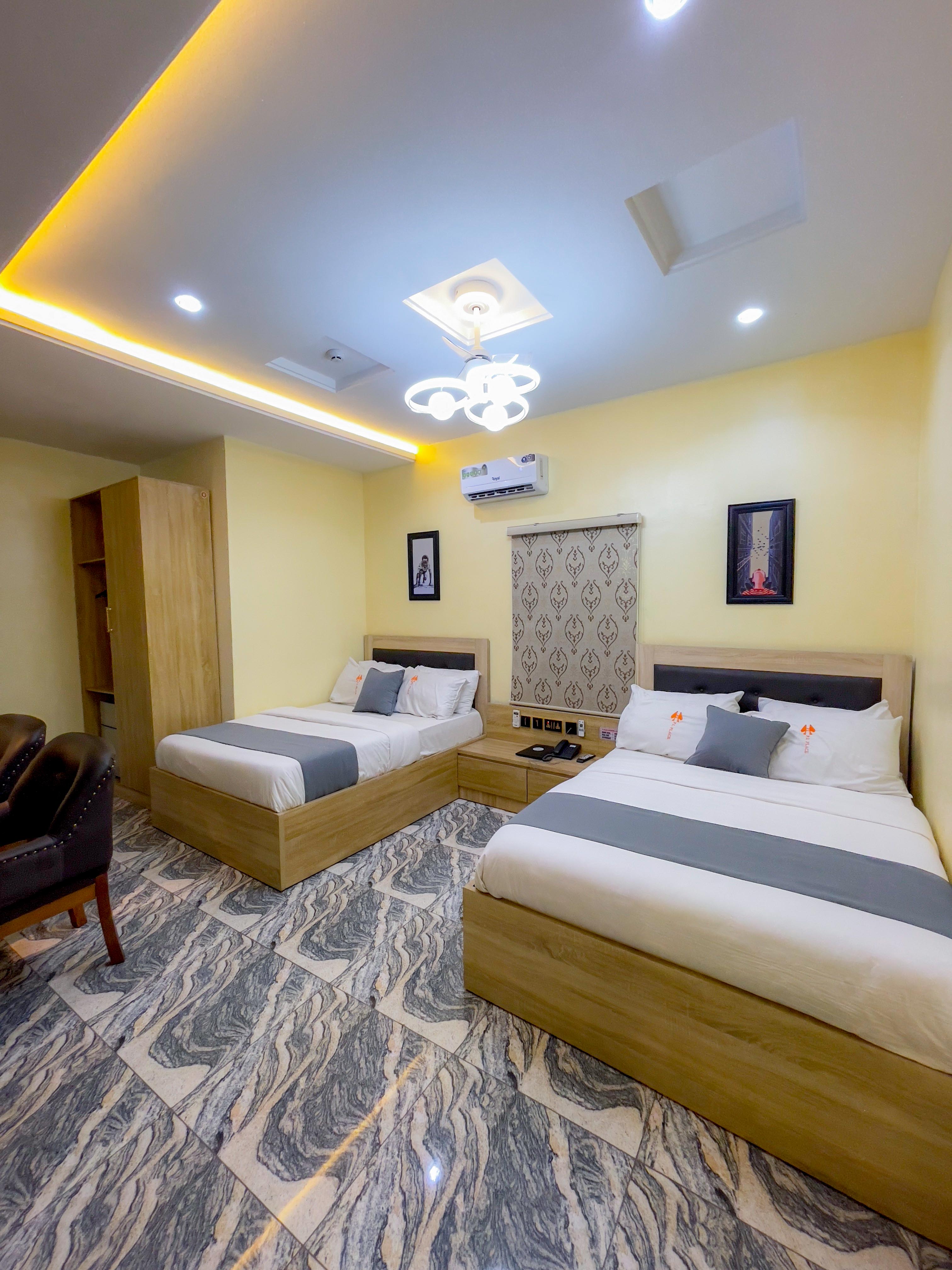 P1 TWIN BEDROOM