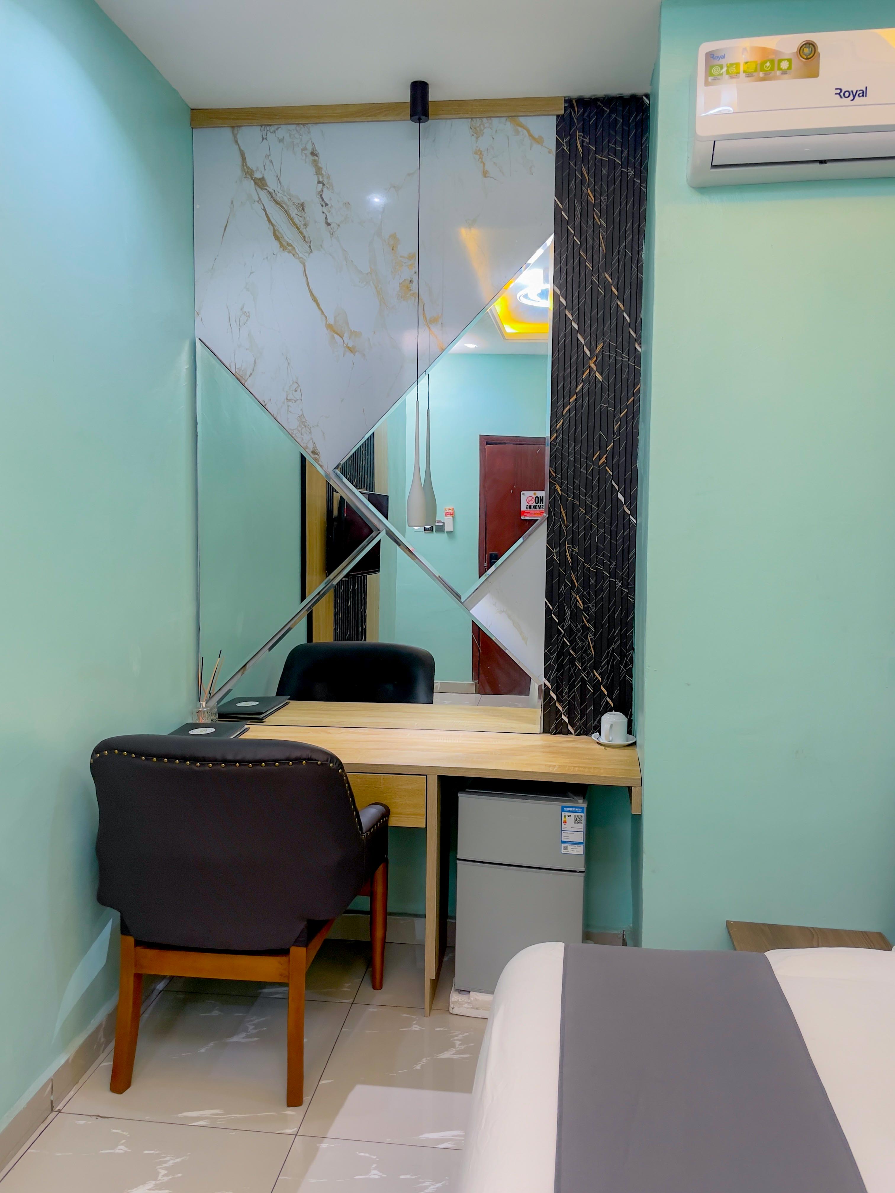 DELUXE ROOM P302