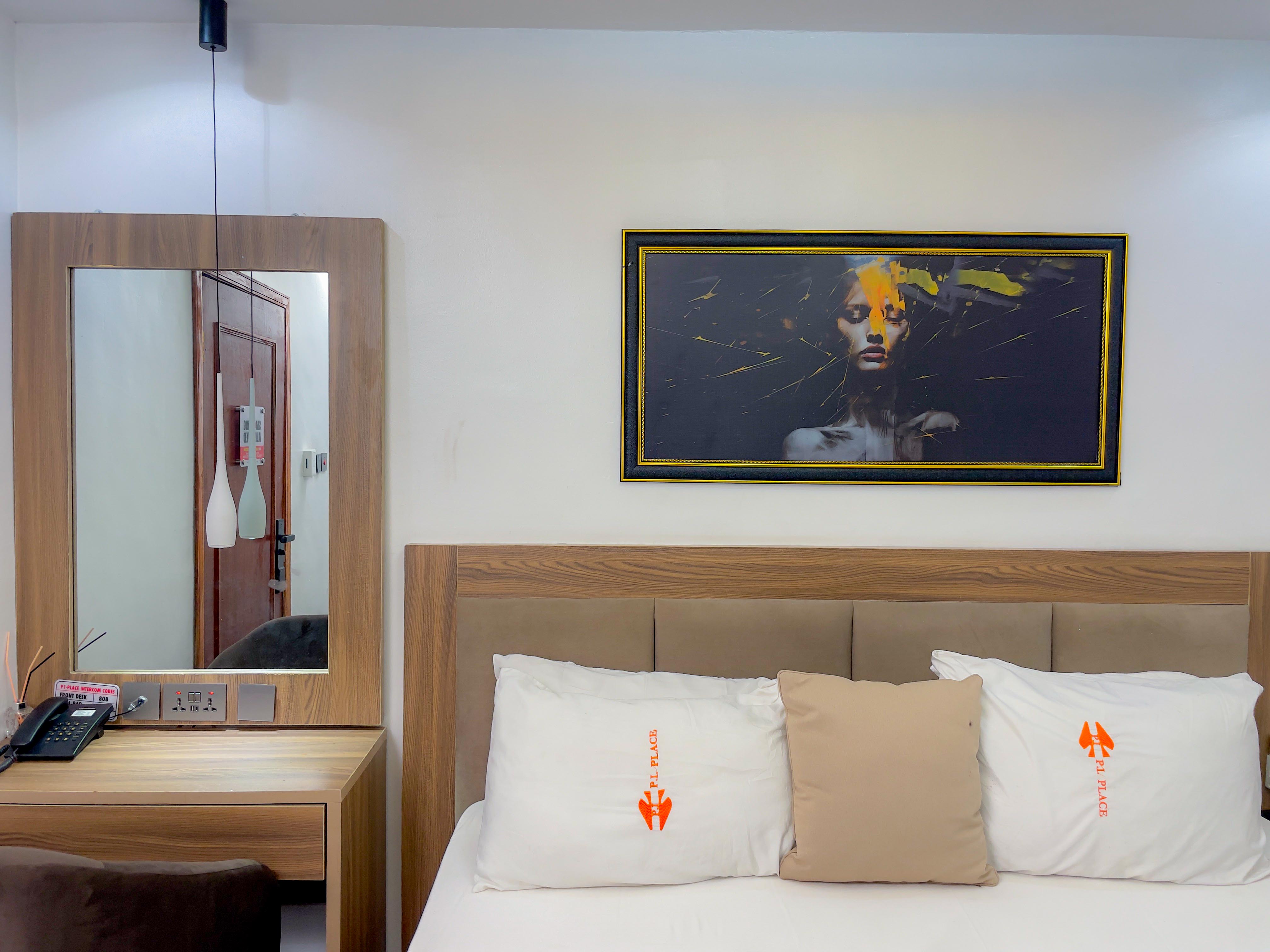 SUPERIOR ROOM